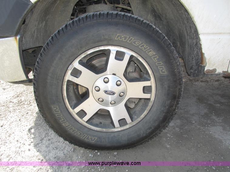 image for item H1147 2010 Ford F150 XL SuperCab pickup truck