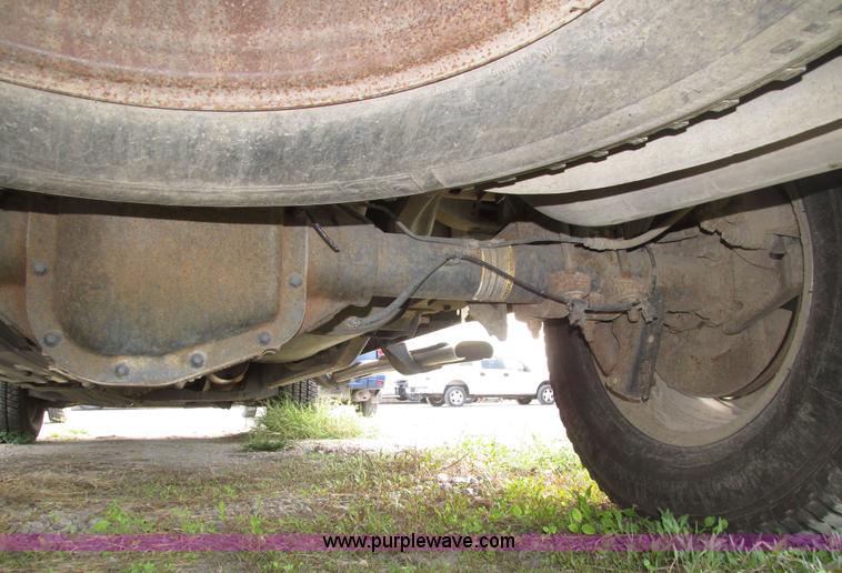 image for item H1148 2011 Ford F150 XLT SuperCrew pickup truck