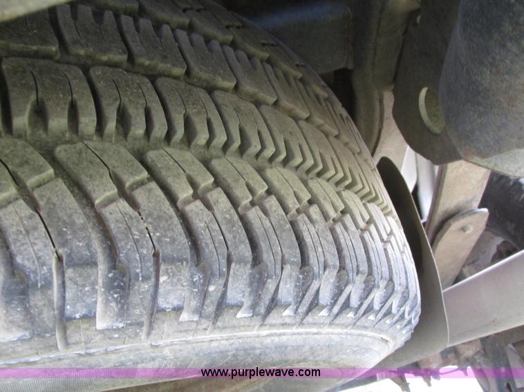 image for item H1148 2011 Ford F150 XLT SuperCrew pickup truck