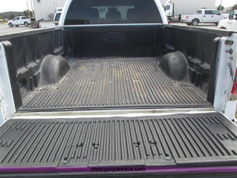 image for item H1148 2011 Ford F150 XLT SuperCrew pickup truck