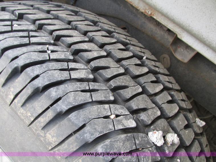 image for item H1148 2011 Ford F150 XLT SuperCrew pickup truck