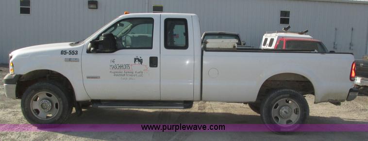 image for item H1150 2005 Ford F350 Super Duty XL SuperCab pickup truck