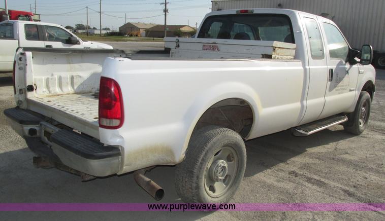 image for item H1150 2005 Ford F350 Super Duty XL SuperCab pickup truck