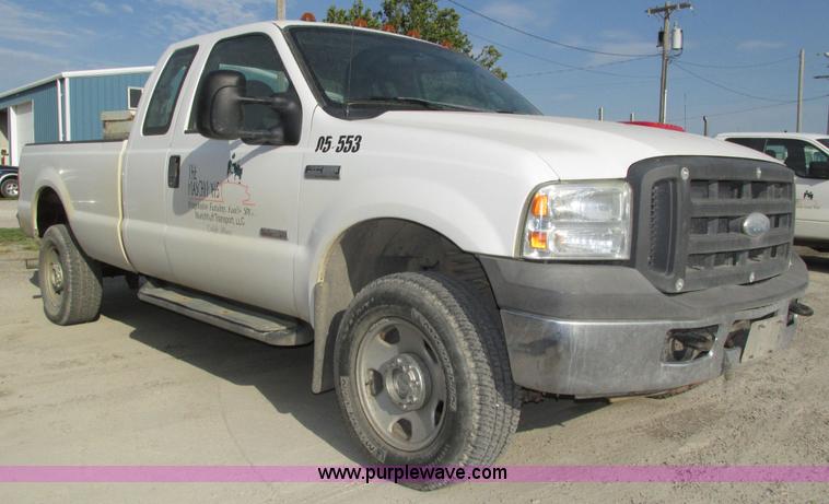image for item H1150 2005 Ford F350 Super Duty XL SuperCab pickup truck