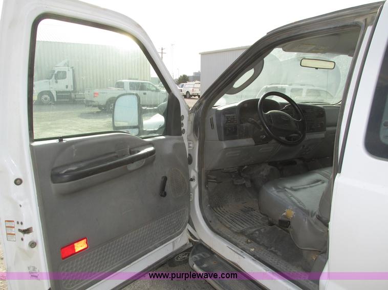 image for item H1150 2005 Ford F350 Super Duty XL SuperCab pickup truck