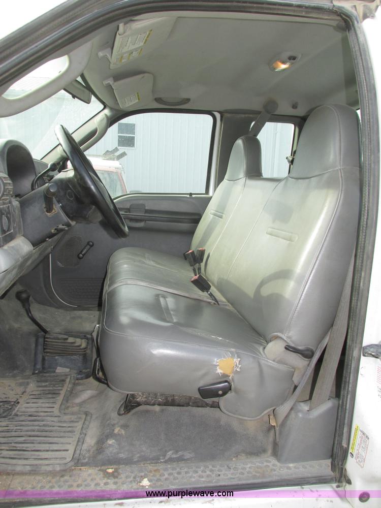 image for item H1150 2005 Ford F350 Super Duty XL SuperCab pickup truck