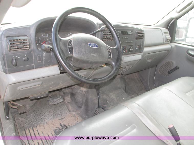 image for item H1150 2005 Ford F350 Super Duty XL SuperCab pickup truck