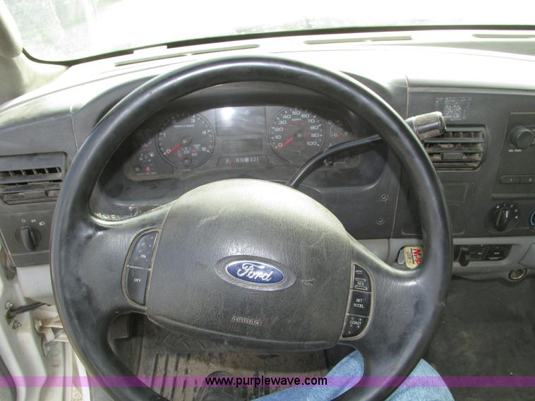 image for item H1150 2005 Ford F350 Super Duty XL SuperCab pickup truck