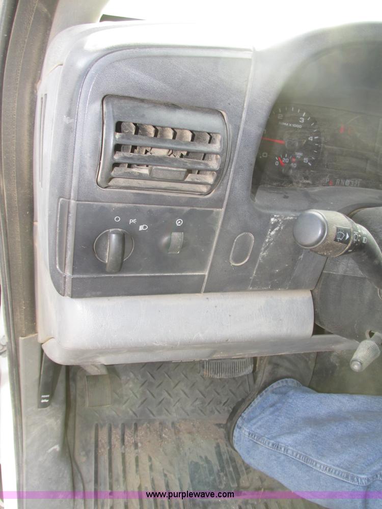 image for item H1150 2005 Ford F350 Super Duty XL SuperCab pickup truck