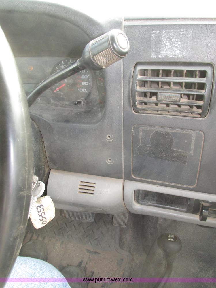 image for item H1150 2005 Ford F350 Super Duty XL SuperCab pickup truck