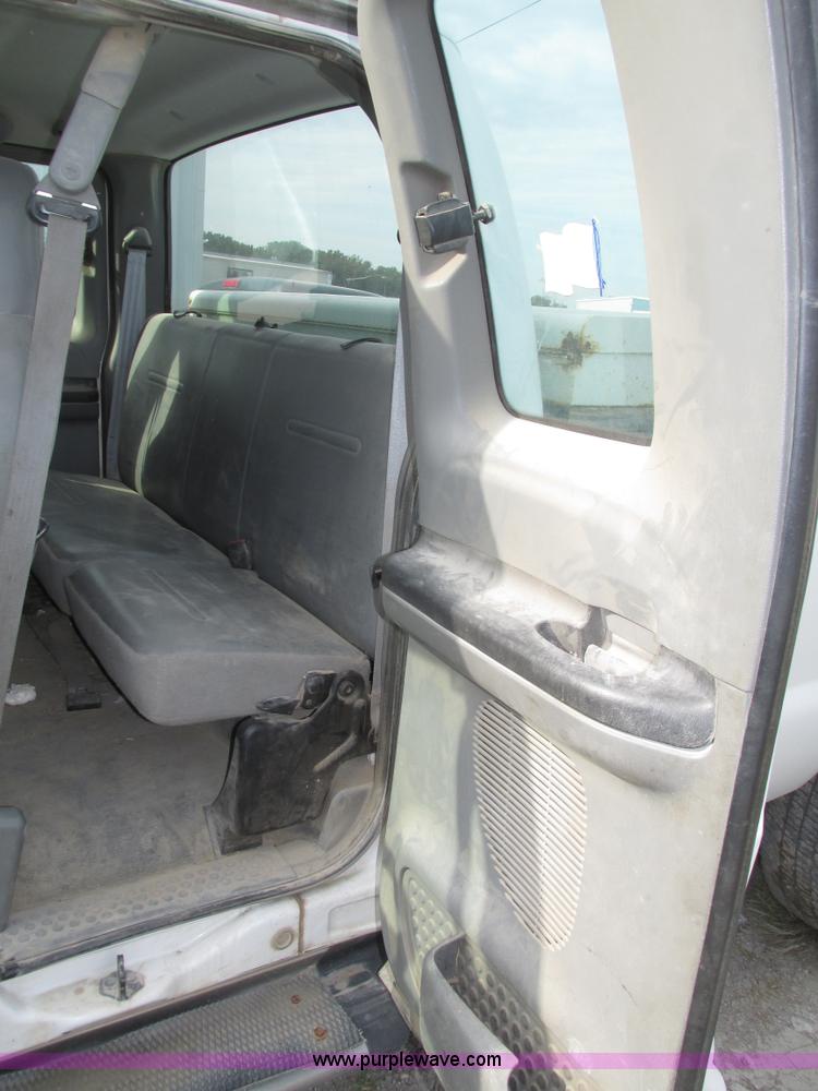 image for item H1150 2005 Ford F350 Super Duty XL SuperCab pickup truck