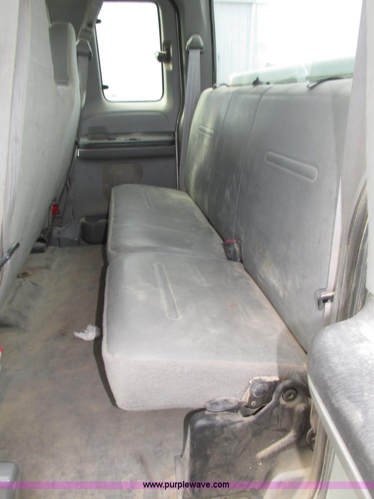 image for item H1150 2005 Ford F350 Super Duty XL SuperCab pickup truck