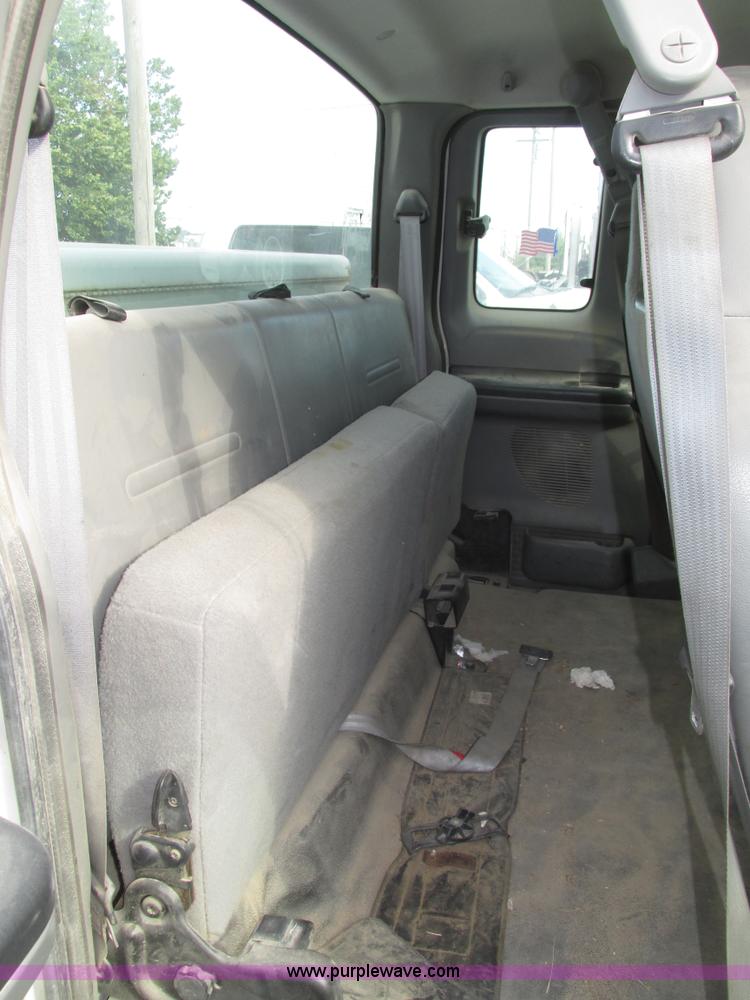 image for item H1150 2005 Ford F350 Super Duty XL SuperCab pickup truck