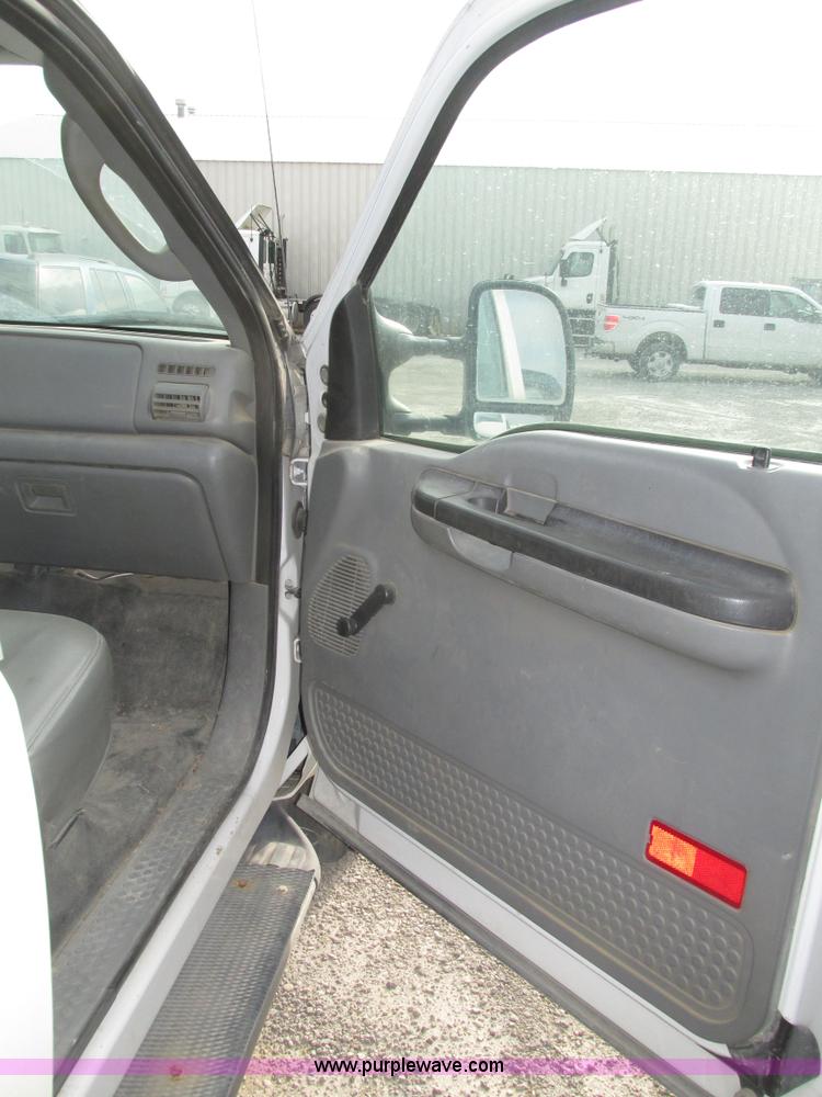 image for item H1150 2005 Ford F350 Super Duty XL SuperCab pickup truck