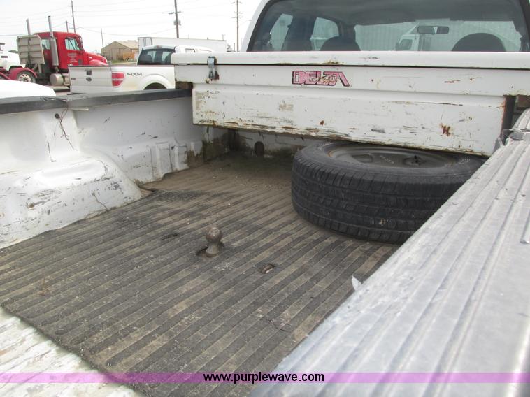 image for item H1150 2005 Ford F350 Super Duty XL SuperCab pickup truck