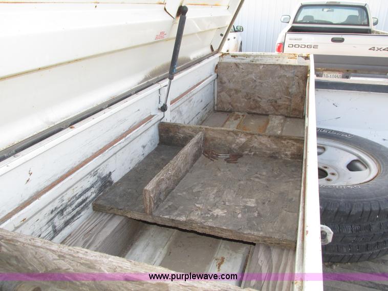 image for item H1150 2005 Ford F350 Super Duty XL SuperCab pickup truck