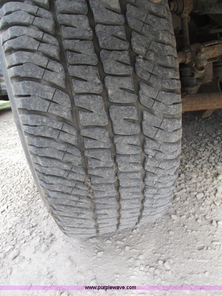 image for item H1150 2005 Ford F350 Super Duty XL SuperCab pickup truck