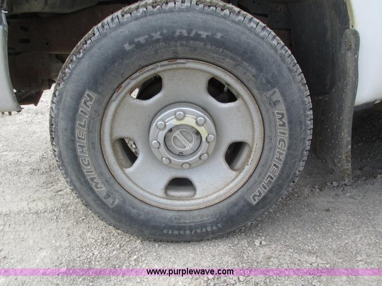 image for item H1150 2005 Ford F350 Super Duty XL SuperCab pickup truck