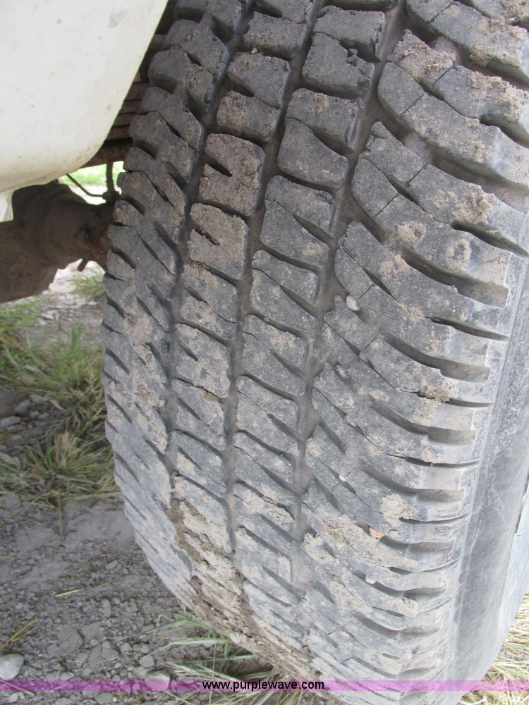 image for item H1150 2005 Ford F350 Super Duty XL SuperCab pickup truck