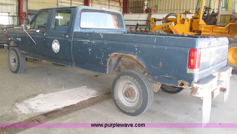image for item H4531 1990 Ford F350 Custom Crew Cab pickup truck