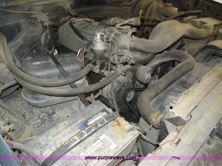 image for item H4531 1990 Ford F350 Custom Crew Cab pickup truck