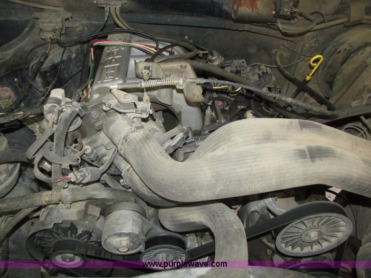 image for item H4531 1990 Ford F350 Custom Crew Cab pickup truck