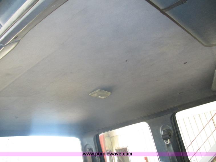 image for item H4531 1990 Ford F350 Custom Crew Cab pickup truck