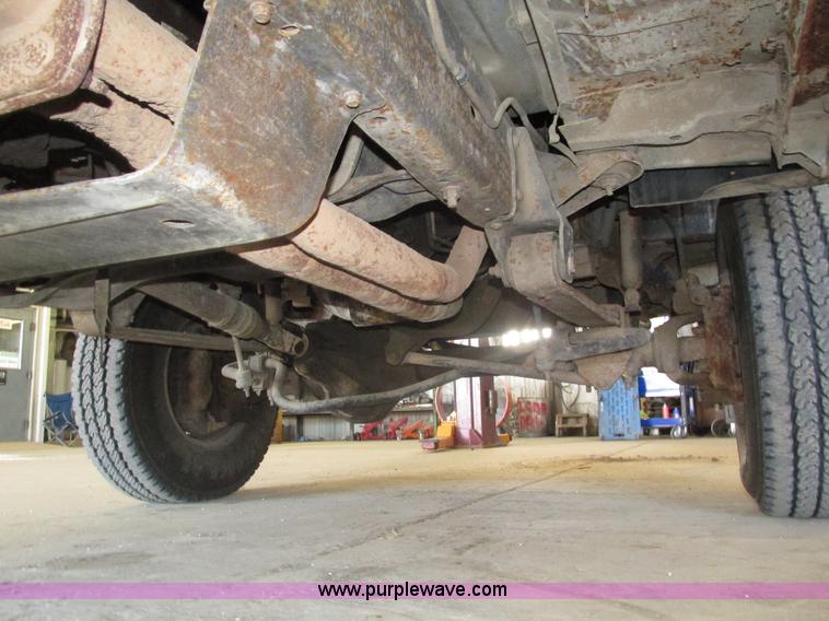 image for item H4531 1990 Ford F350 Custom Crew Cab pickup truck