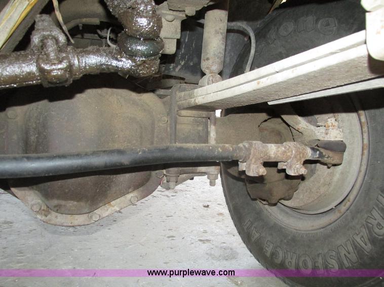 image for item H4531 1990 Ford F350 Custom Crew Cab pickup truck