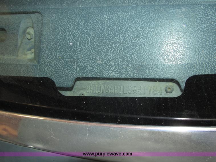 image for item H4531 1990 Ford F350 Custom Crew Cab pickup truck