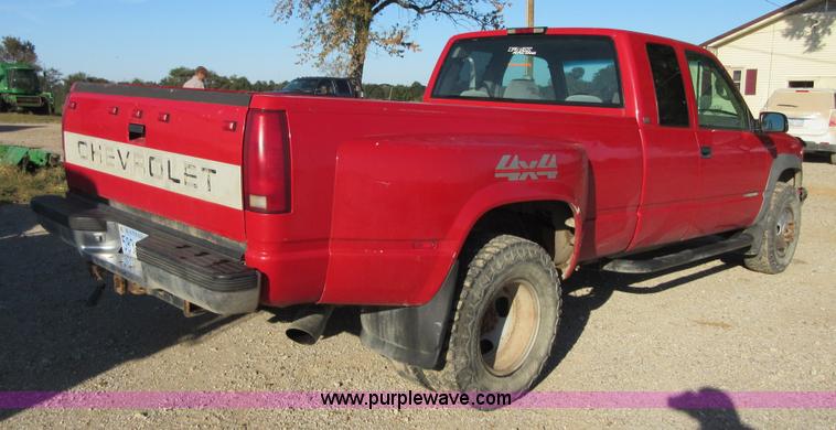 image for item I1946 1995 Chevrolet 3500 Ext. Cab pickup truck