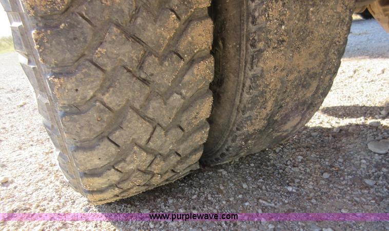 image for item I1946 1995 Chevrolet 3500 Ext. Cab pickup truck