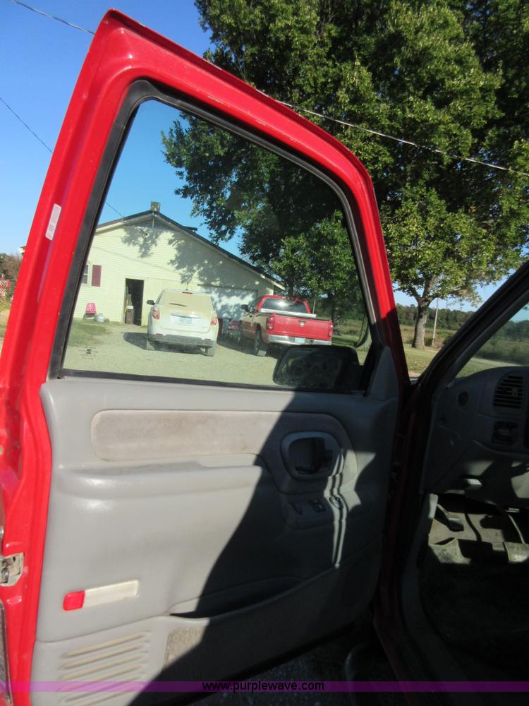 image for item I1946 1995 Chevrolet 3500 Ext. Cab pickup truck