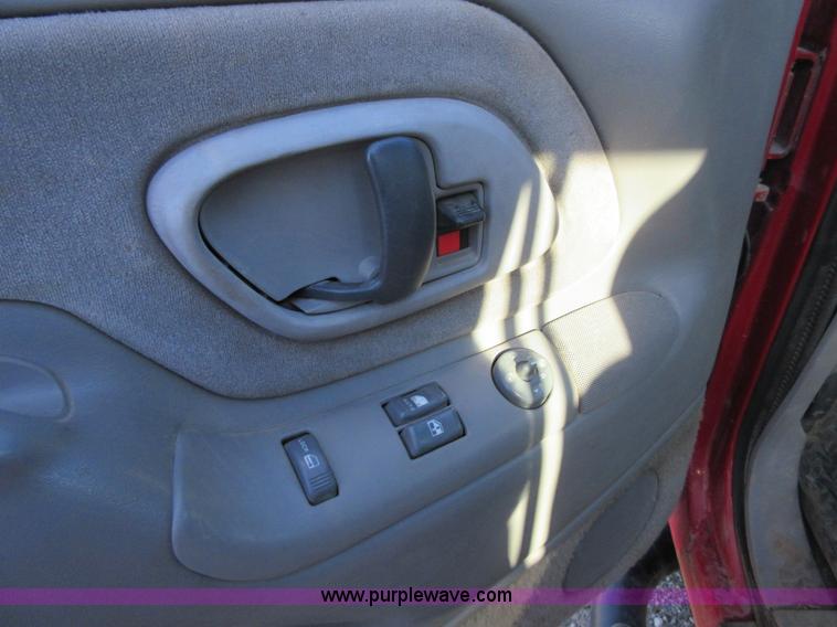 image for item I1946 1995 Chevrolet 3500 Ext. Cab pickup truck