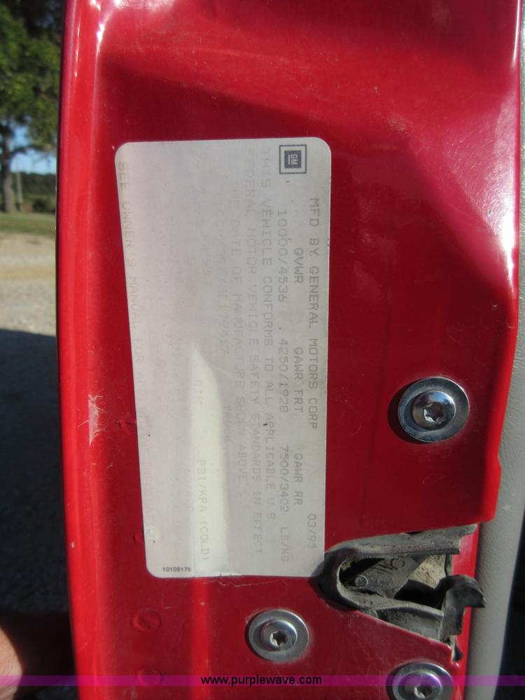 image for item I1946 1995 Chevrolet 3500 Ext. Cab pickup truck