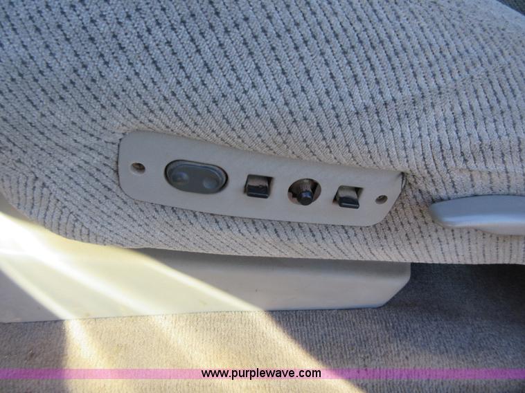 image for item I1946 1995 Chevrolet 3500 Ext. Cab pickup truck