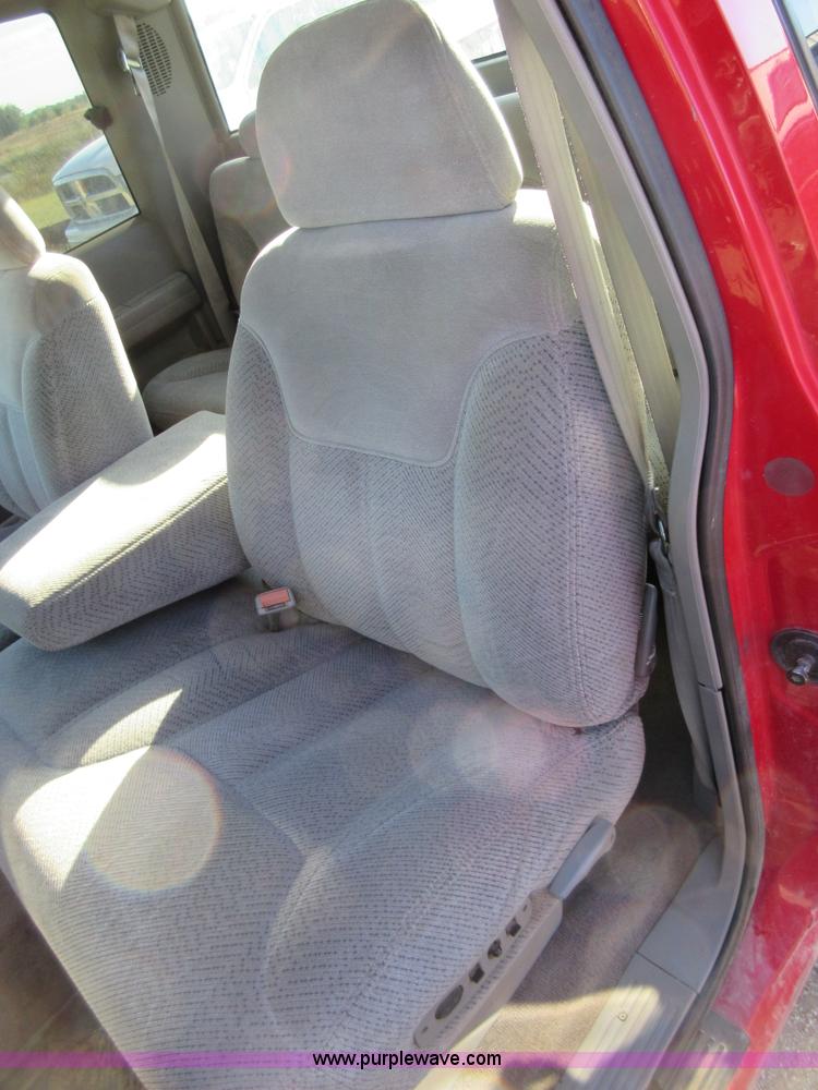 image for item I1946 1995 Chevrolet 3500 Ext. Cab pickup truck