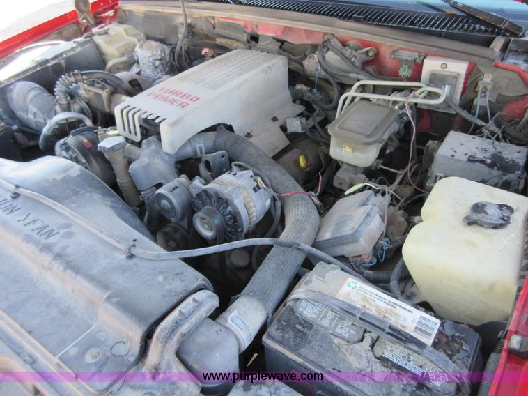 image for item I1946 1995 Chevrolet 3500 Ext. Cab pickup truck