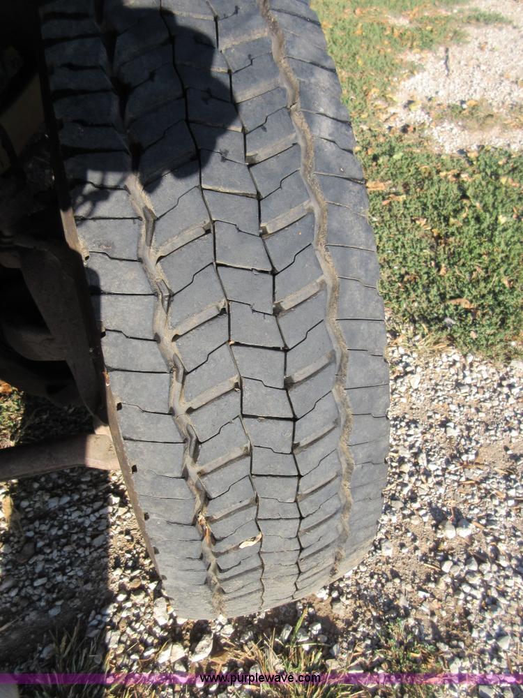 image for item I1947 2010 Ford F450 Super Duty XLT Crew Cab flatbed truck