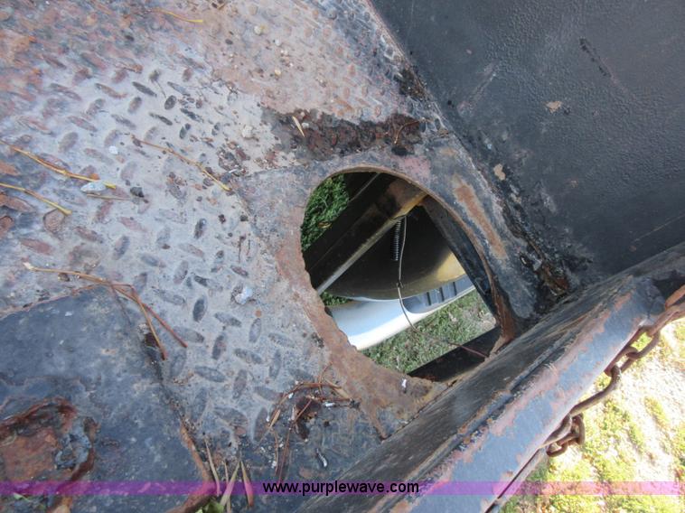 image for item I1947 2010 Ford F450 Super Duty XLT Crew Cab flatbed truck