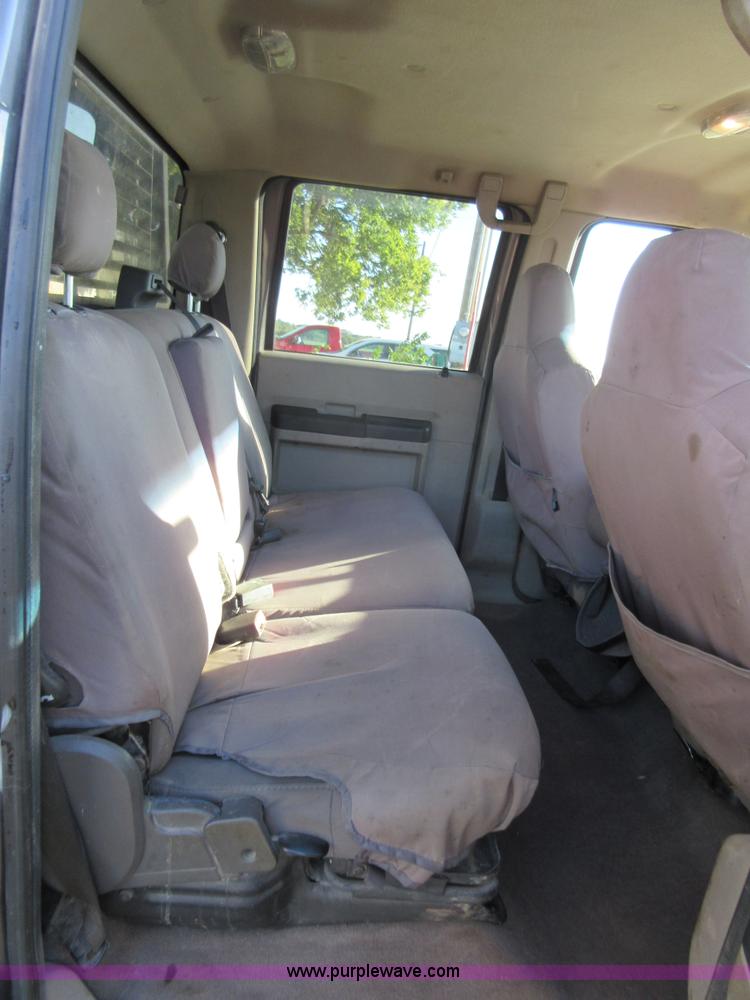 image for item I1947 2010 Ford F450 Super Duty XLT Crew Cab flatbed truck