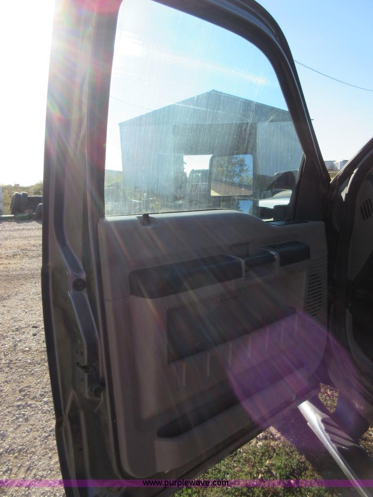 image for item I1947 2010 Ford F450 Super Duty XLT Crew Cab flatbed truck