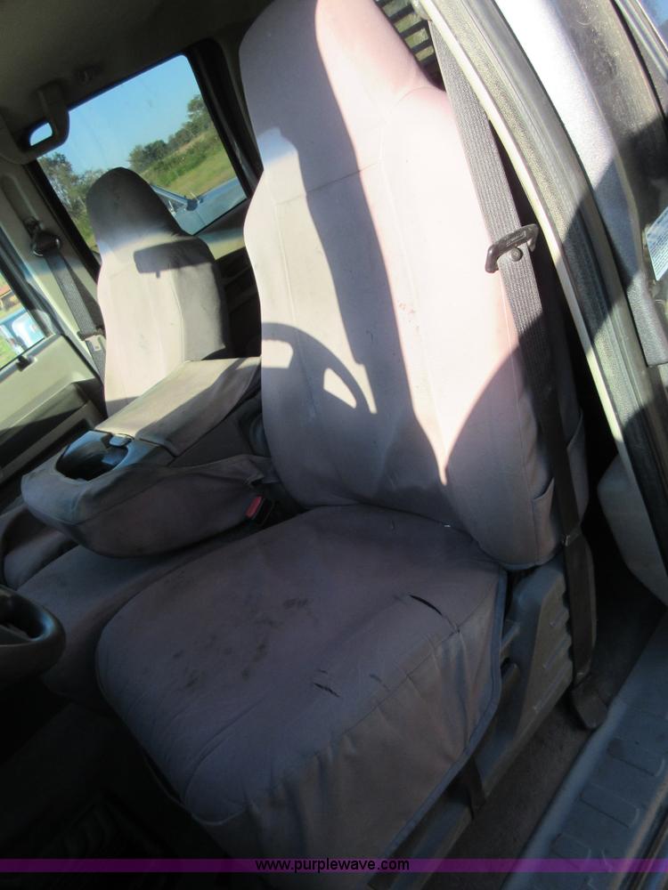 image for item I1947 2010 Ford F450 Super Duty XLT Crew Cab flatbed truck