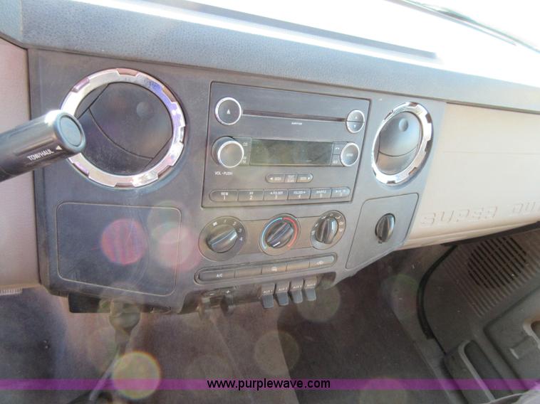 image for item I1947 2010 Ford F450 Super Duty XLT Crew Cab flatbed truck