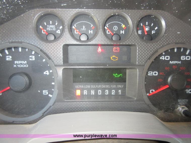 image for item I1947 2010 Ford F450 Super Duty XLT Crew Cab flatbed truck