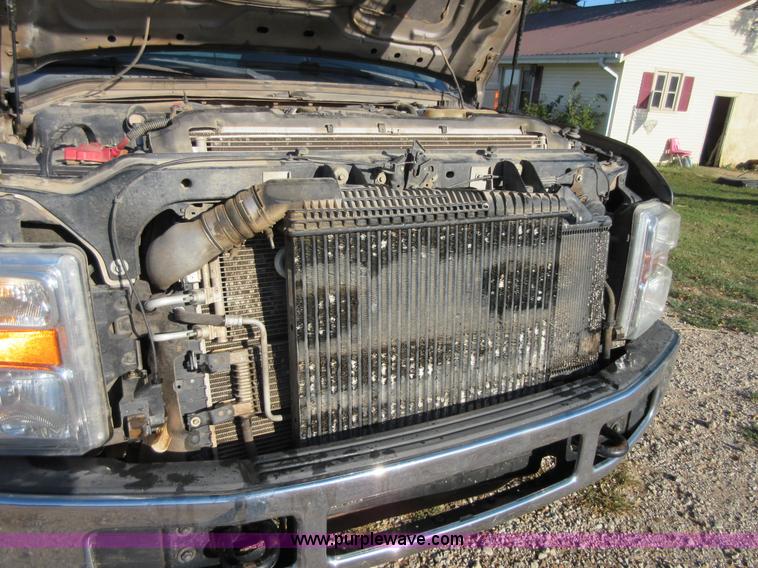 image for item I1947 2010 Ford F450 Super Duty XLT Crew Cab flatbed truck