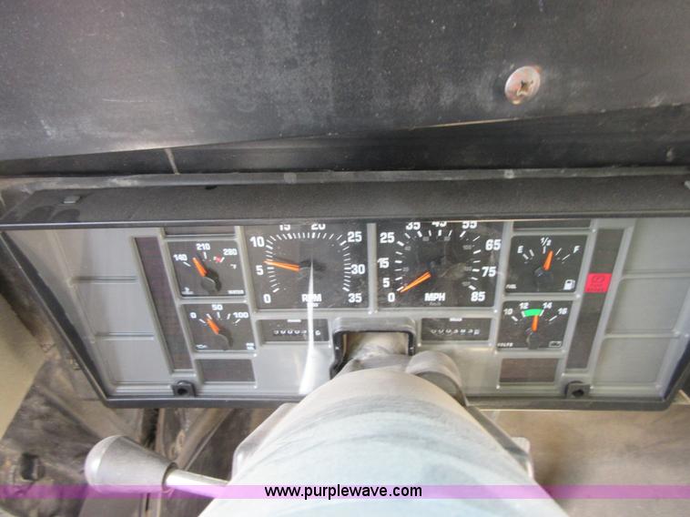 image for item I1967 1999 International 3800 school bus