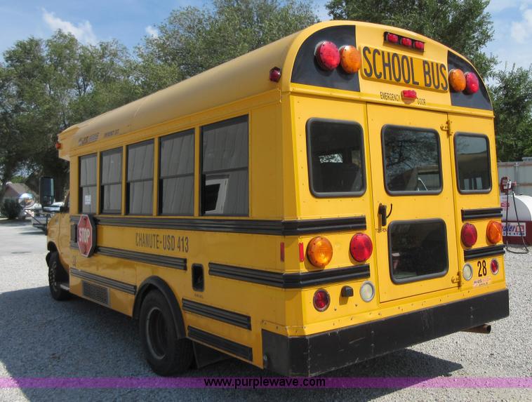 image for item I1968 2005 Ford E450 Super Duty school bus