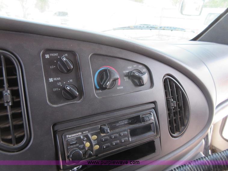 image for item I1968 2005 Ford E450 Super Duty school bus