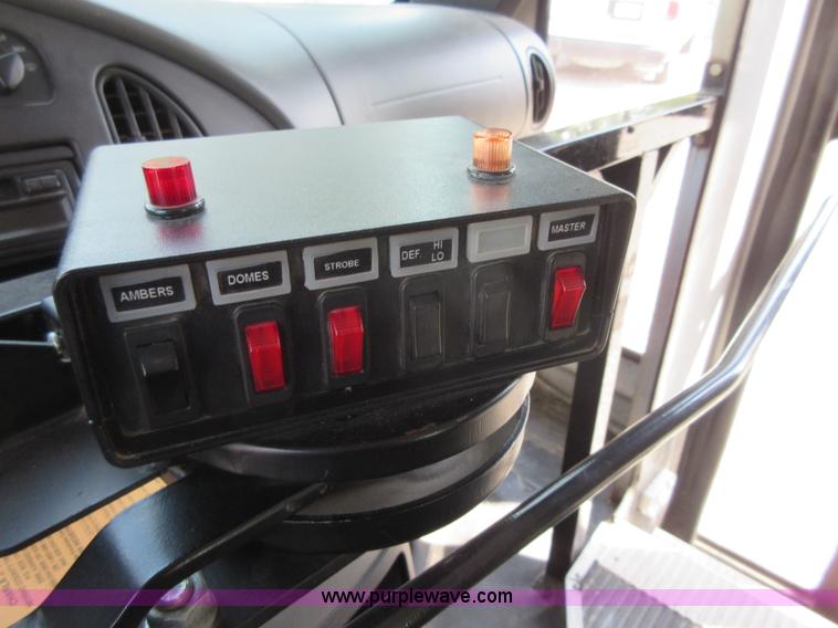 image for item I1968 2005 Ford E450 Super Duty school bus